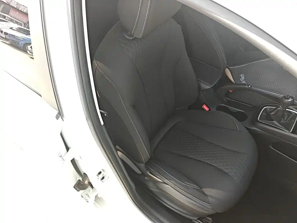 Roewe i5 — миниатюра 25