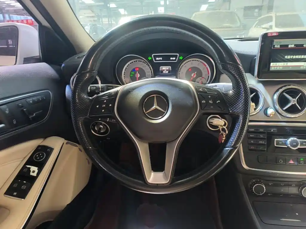 Mercedes-Benz GLA — миниатюра 11