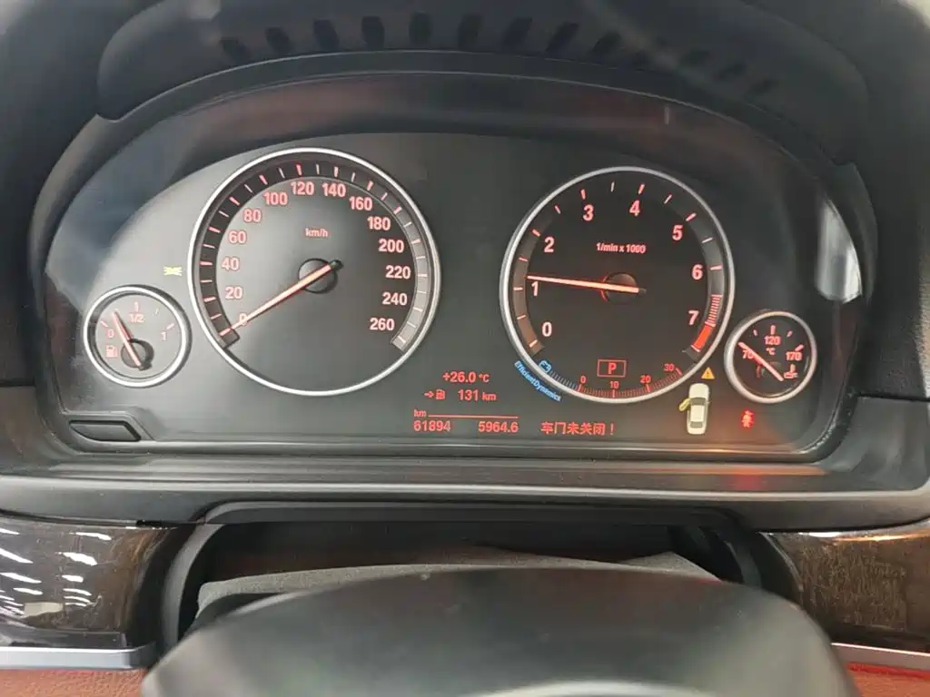 BMW 5 Series — миниатюра 12