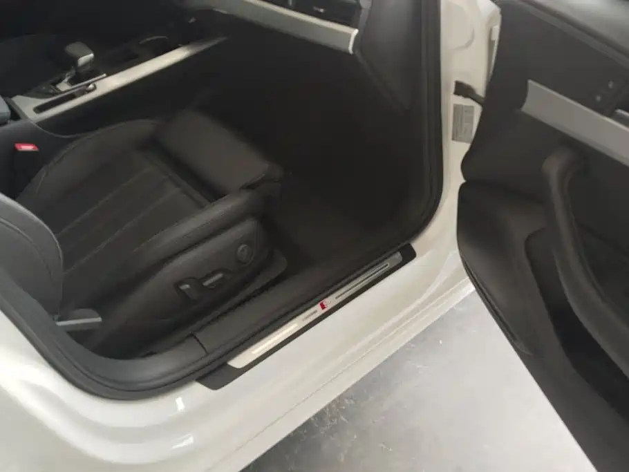 Audi A4L — миниатюра 8