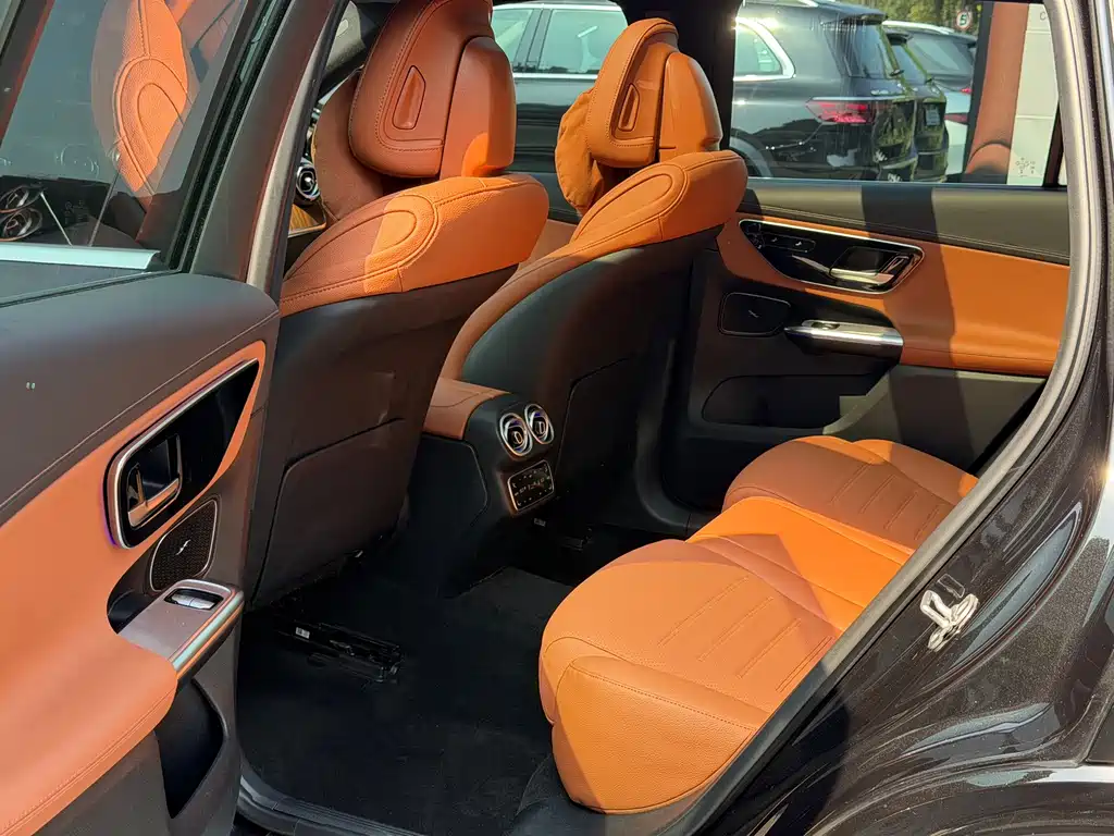 Mercedes-Benz GLC — миниатюра 12