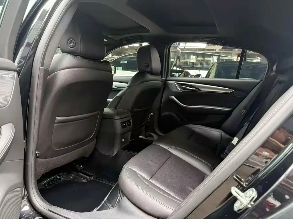 Cadillac CT5 — миниатюра 6