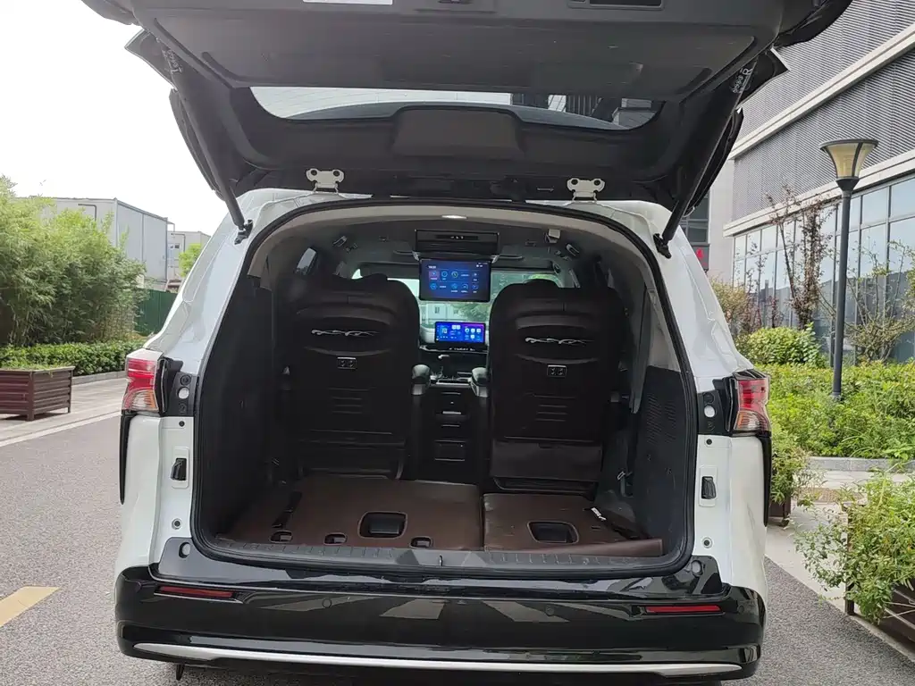 Toyota Sienna — миниатюра 10