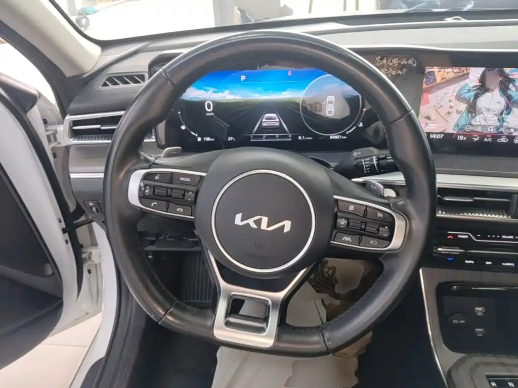 Kia K5 — миниатюра 11
