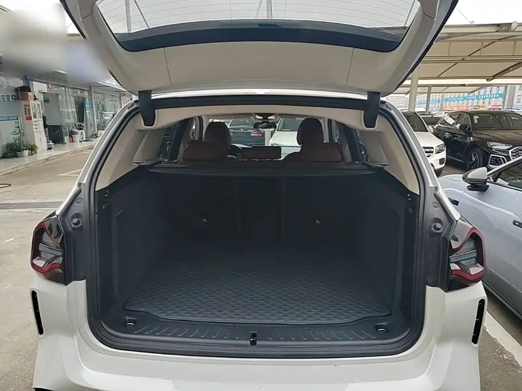 BMW iX3 — миниатюра 19