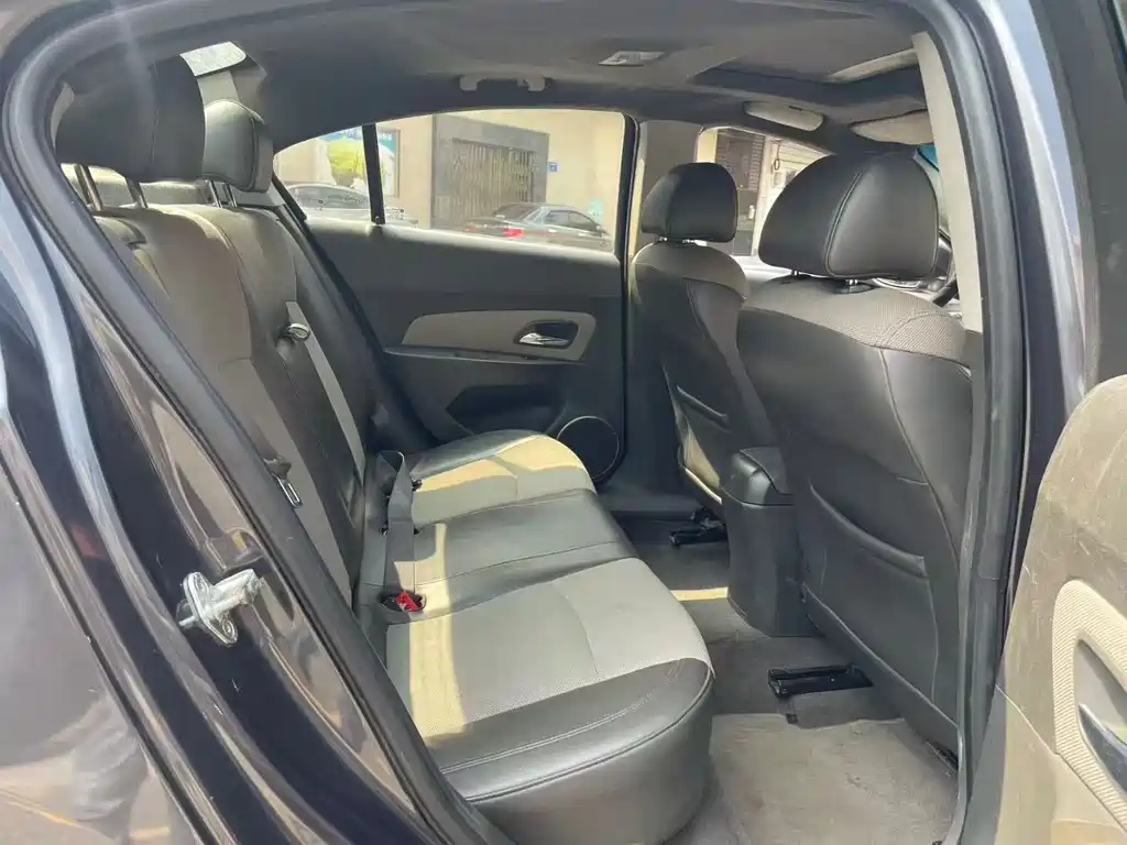 Chevrolet Cruze 2011 1.6L SE AT