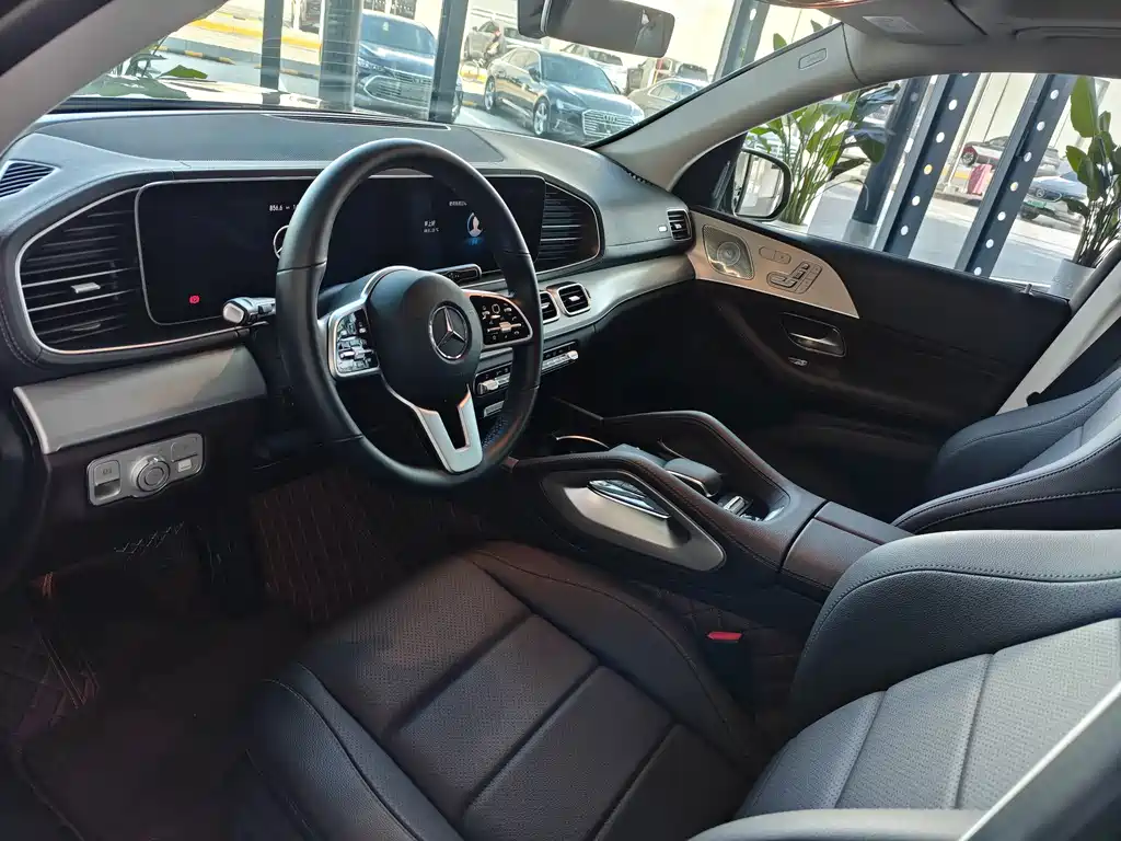 Mercedes-Benz GLS — миниатюра 6