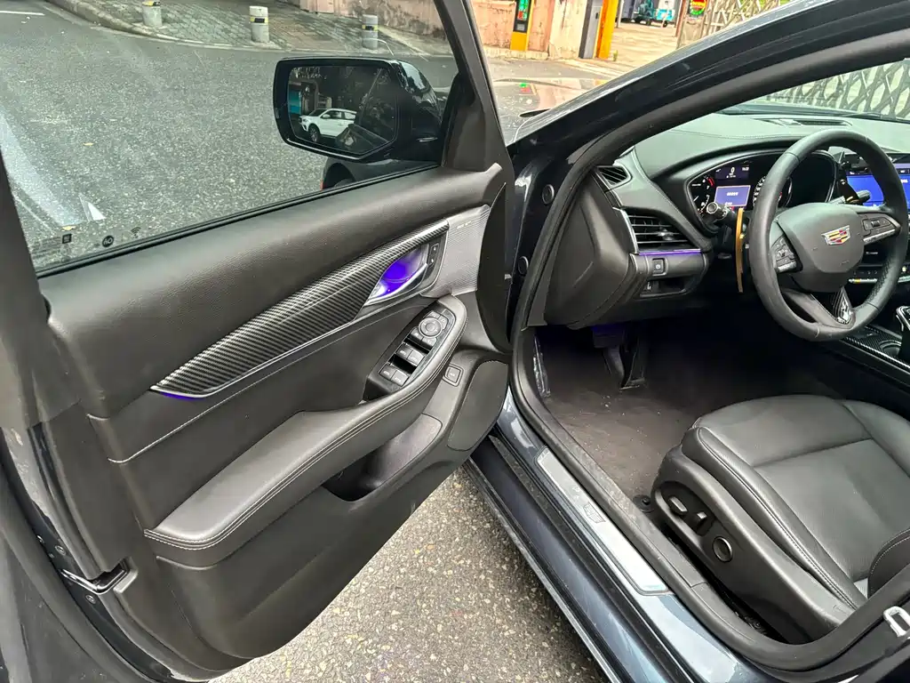 Cadillac CT5 — миниатюра 7