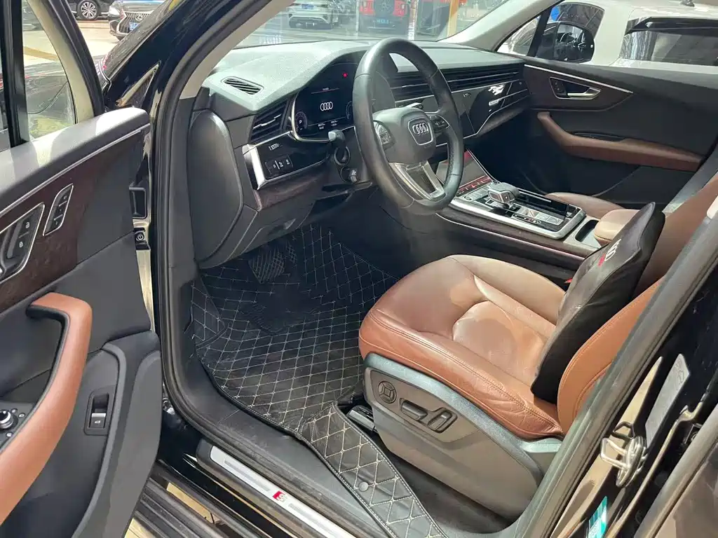 Audi Q7 — миниатюра 6