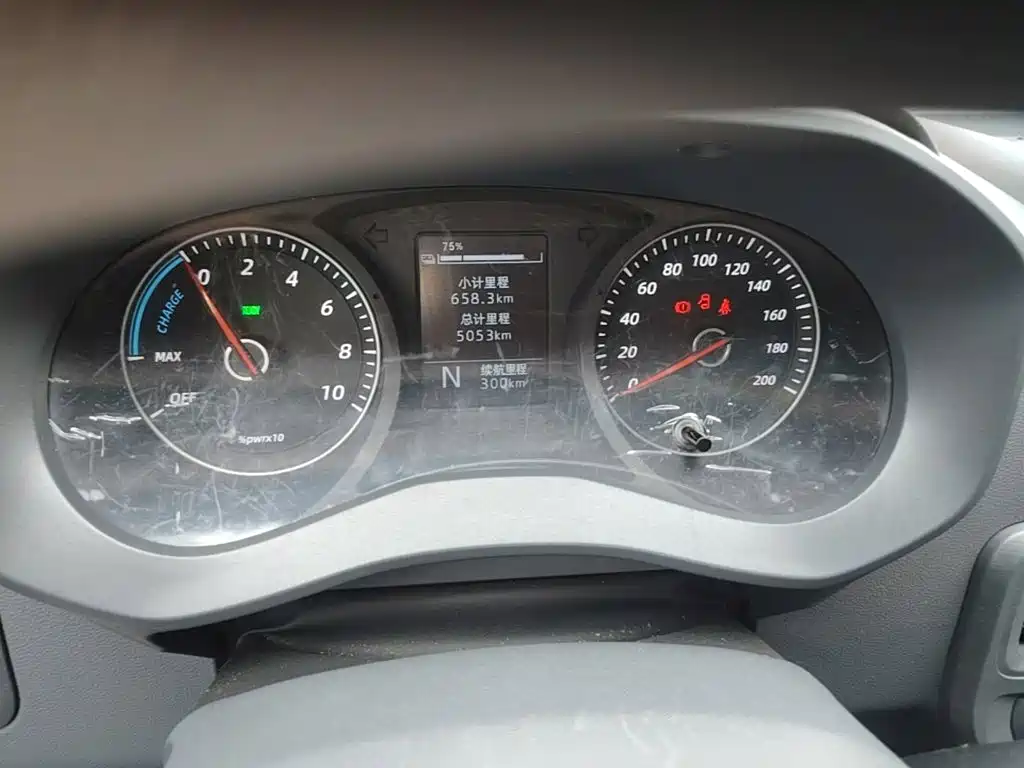 Wuling Yangguang — миниатюра 12