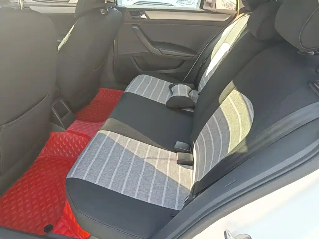 Skoda Rapid Spaceback — миниатюра 17