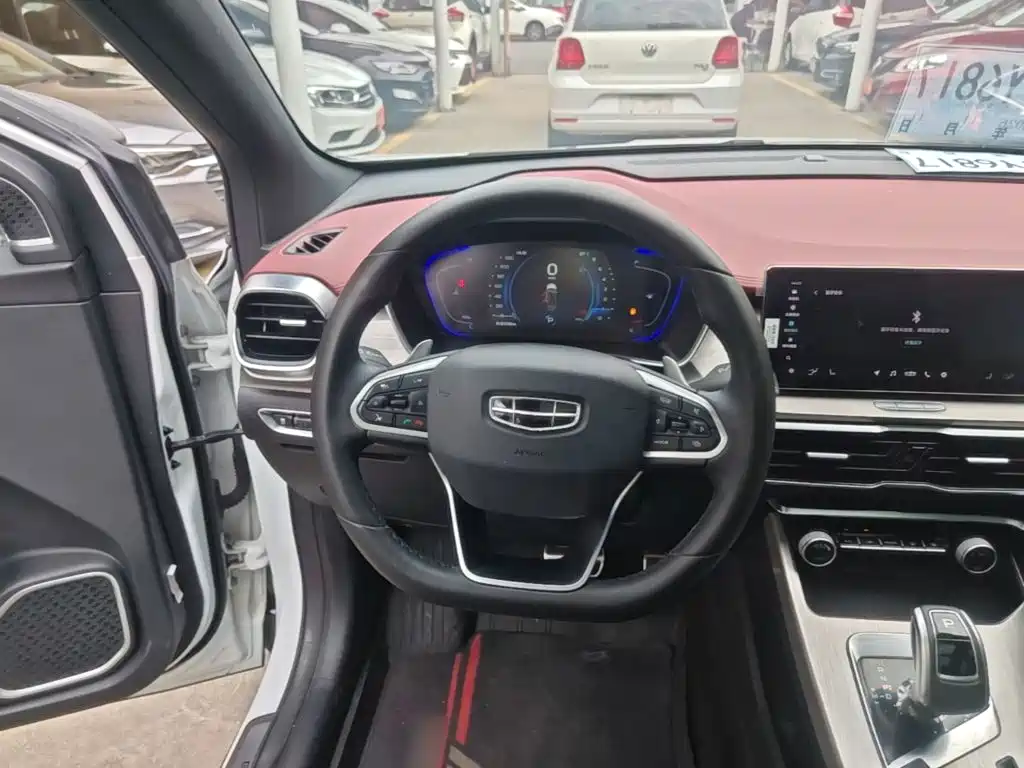 Geely Binyue — миниатюра 11