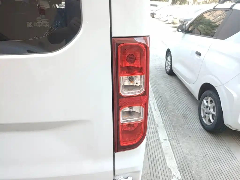Wuling Yangguang — миниатюра 8