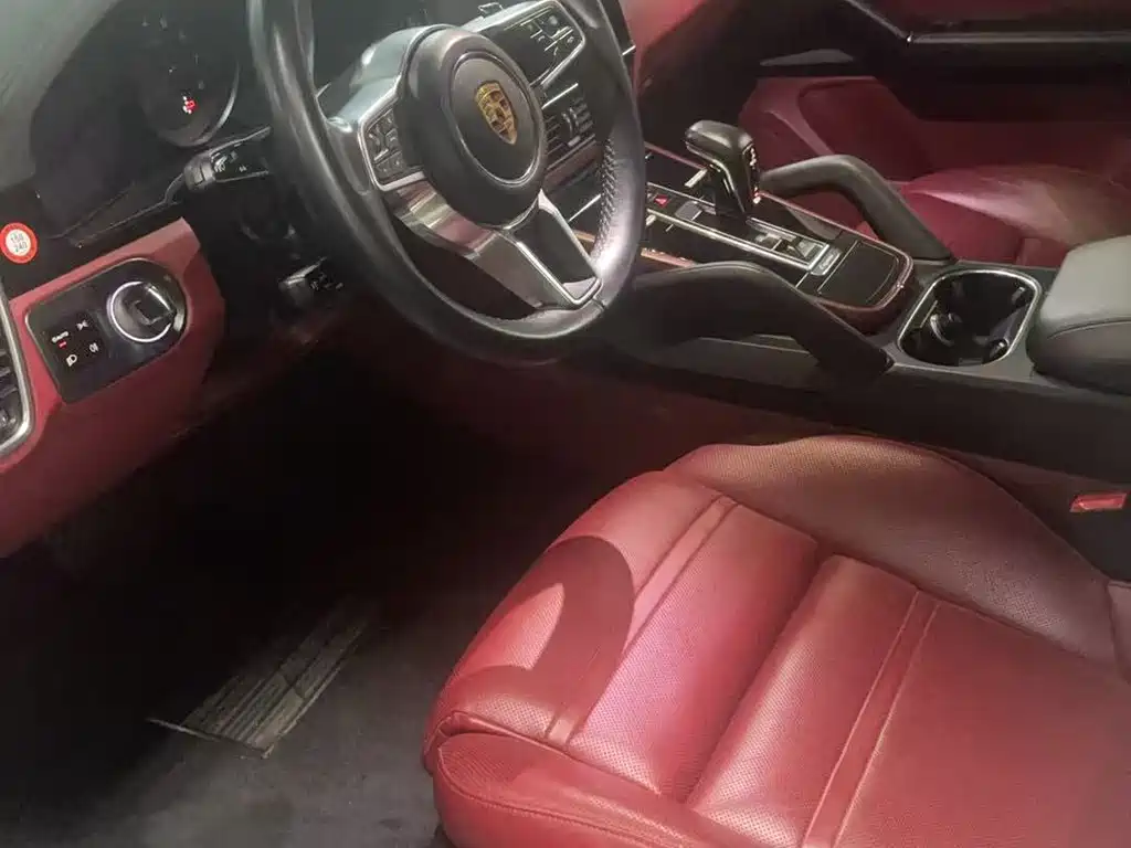 Porsche Cayenne — миниатюра 5