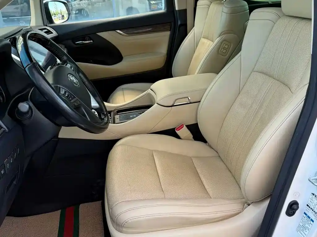 Toyota Vellfire — миниатюра 5