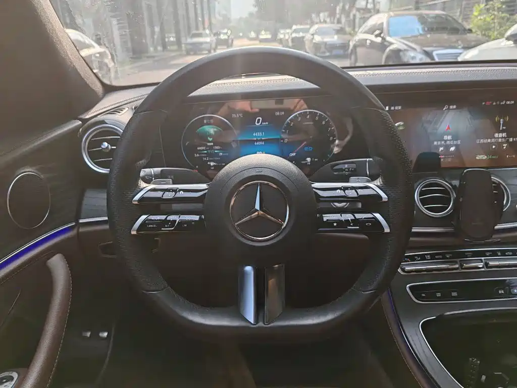 Mercedes-Benz E-Class New Energy — миниатюра 17