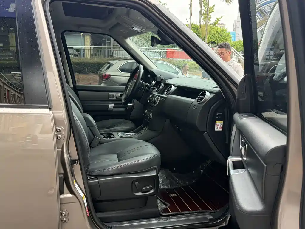 Land Rover Discovery — миниатюра 9