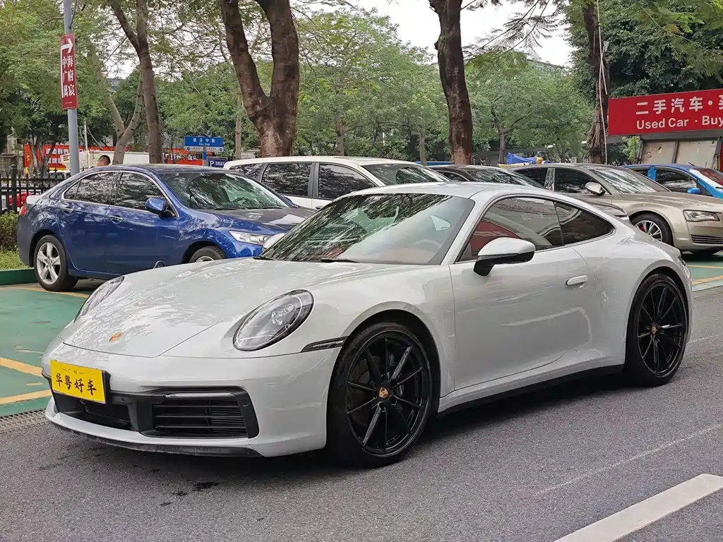Porsche 911 2023
