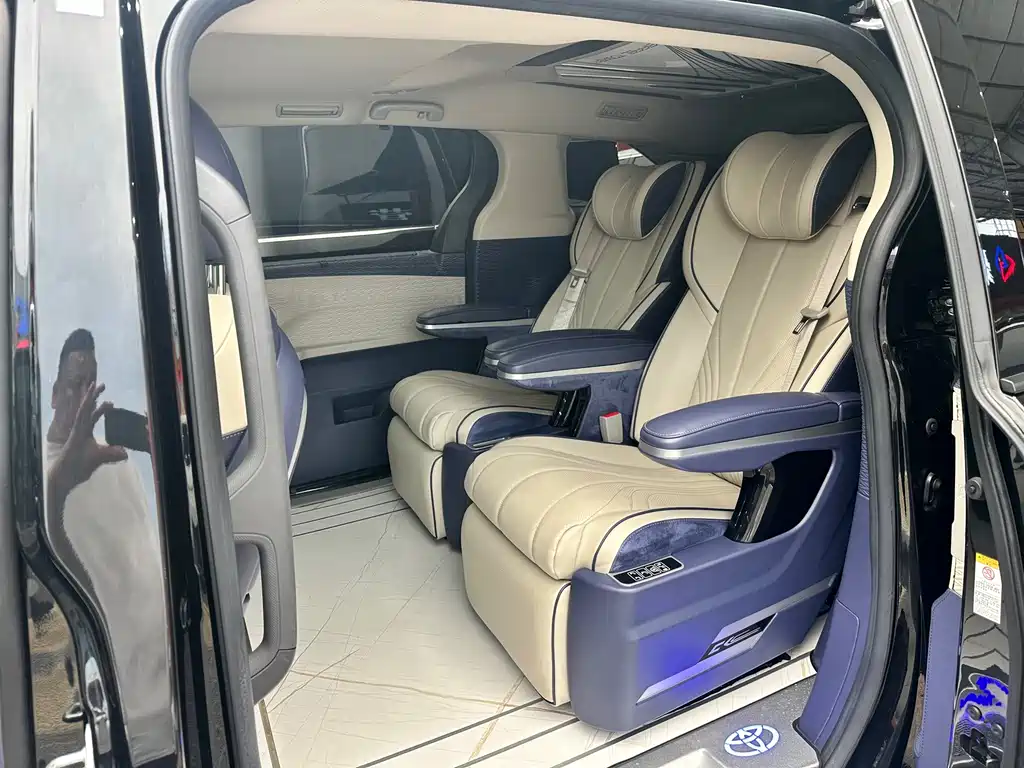 Toyota Sienna — миниатюра 5