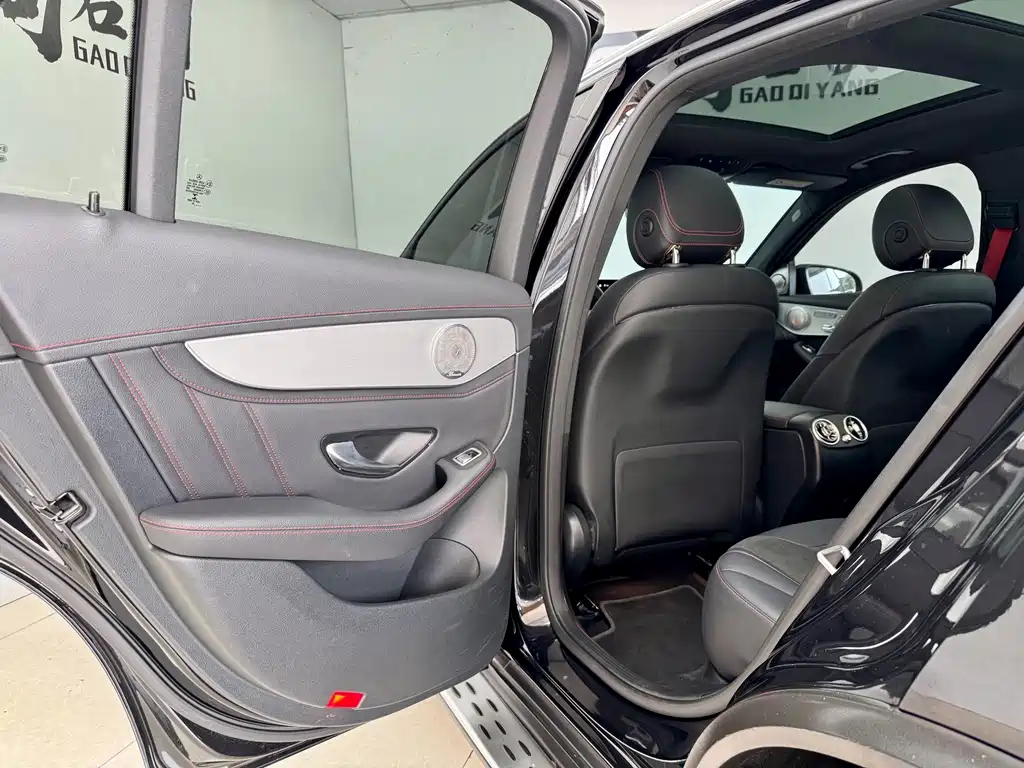Mercedes-Benz GLC AMG — миниатюра 10