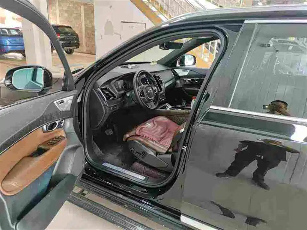 Volvo XC90 — миниатюра 5
