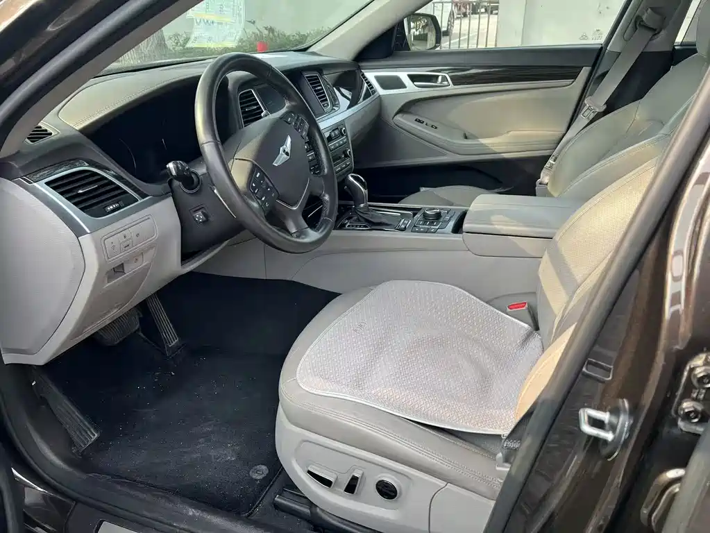 Hyundai Genesis — миниатюра 7