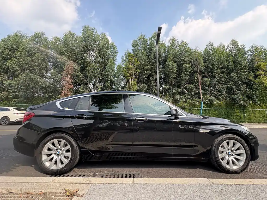 BMW 5 Series GT — миниатюра 21