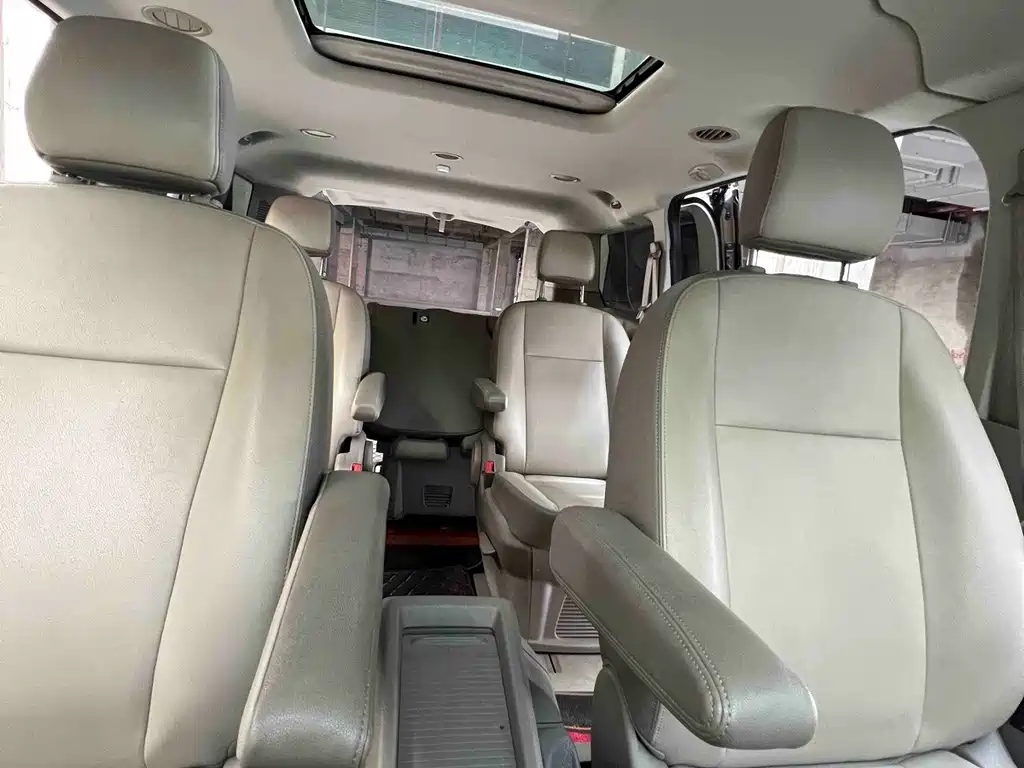 Ford Tourneo — миниатюра 10