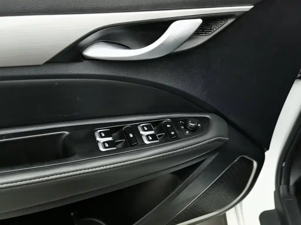 Geely Emgrand — миниатюра 9