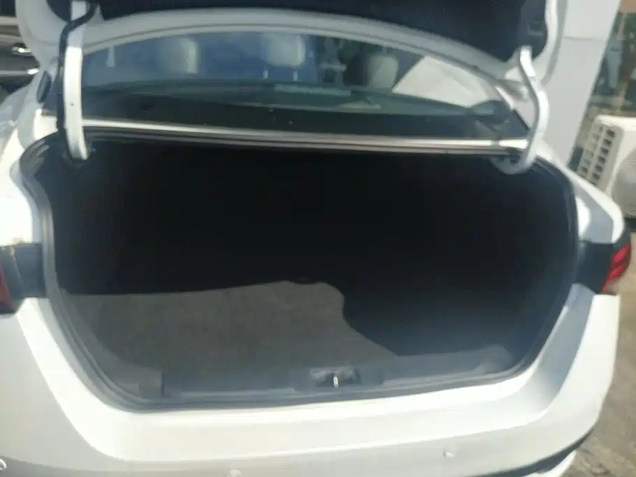 Nissan Sylphy — миниатюра 4