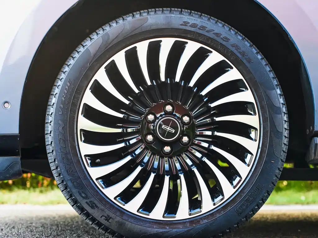 Lincoln Navigator — миниатюра 19