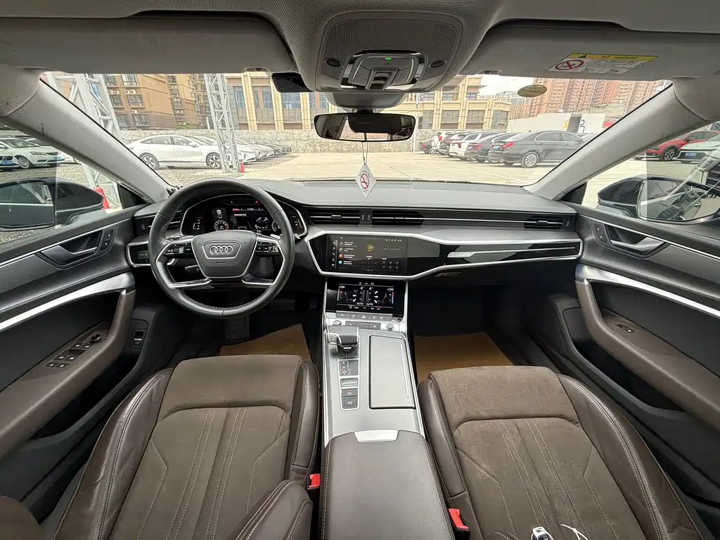 Audi A7L — миниатюра 9