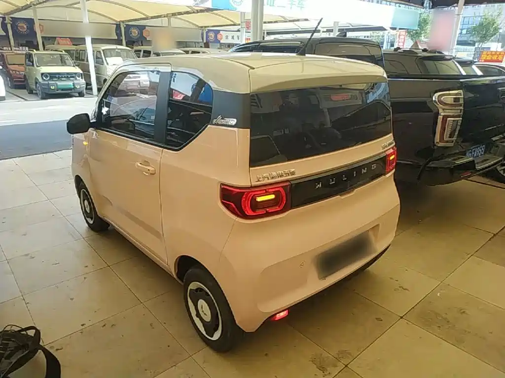 Wuling MINIEV — миниатюра 5