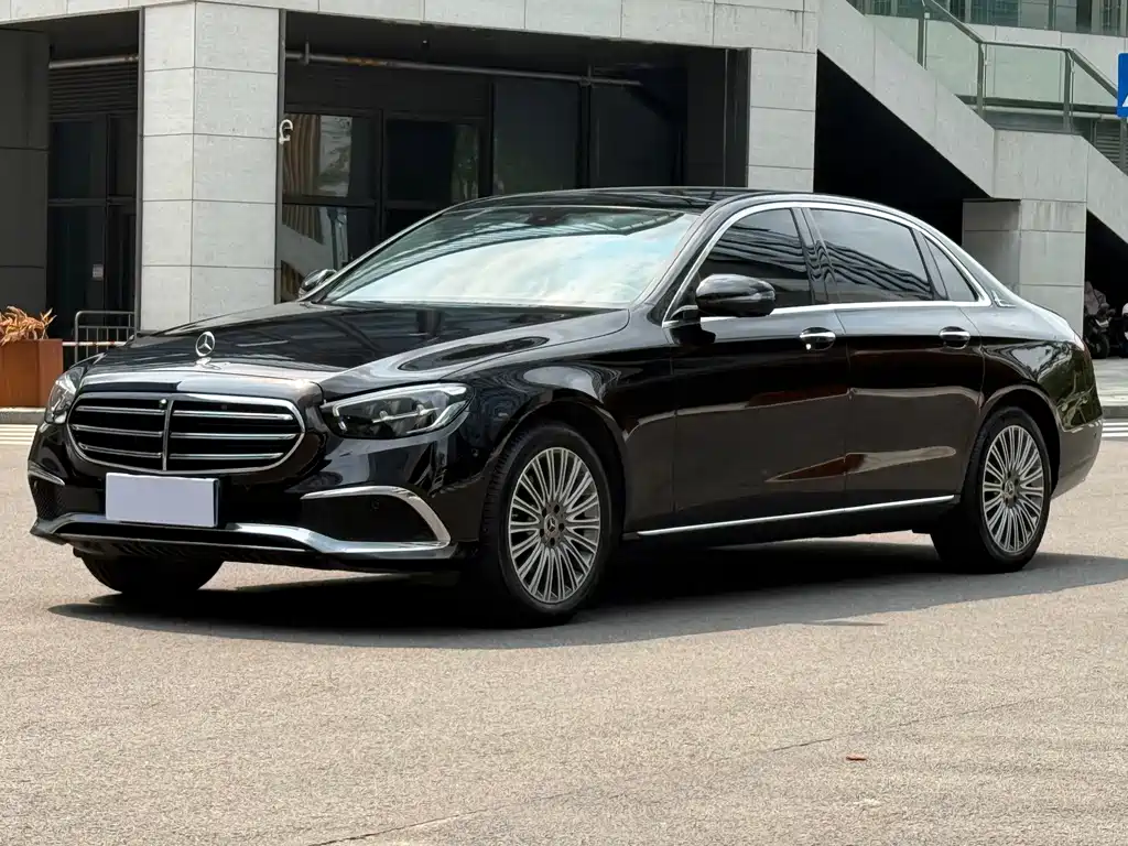 Mercedes-Benz E-Class 2022