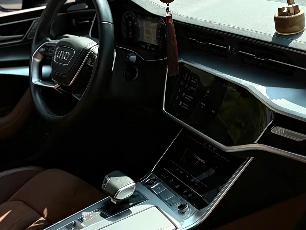 Audi A7L 2024 45 TFSI Luxury
