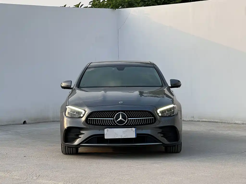Mercedes-Benz E-Class — миниатюра 2