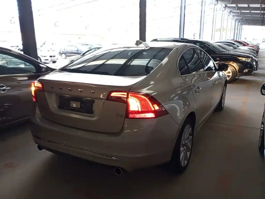 Volvo S60 — миниатюра 7