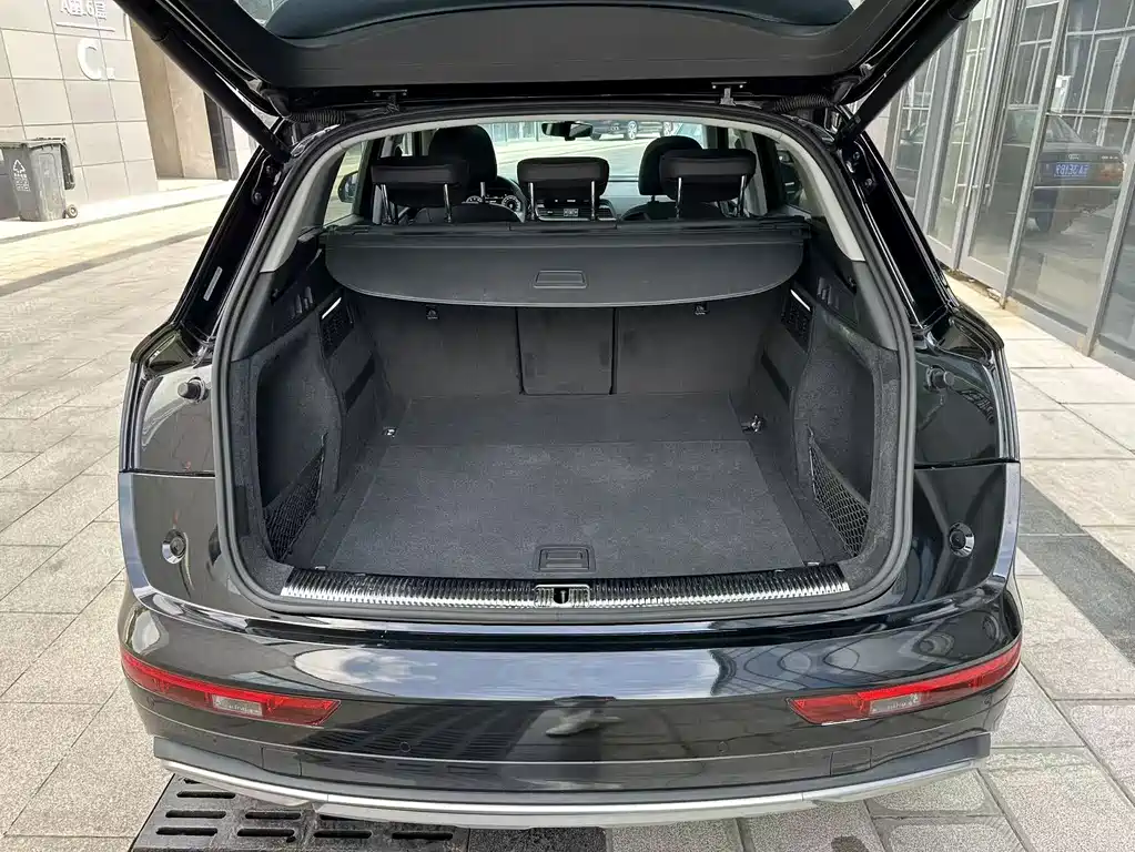 Audi Q5L — миниатюра 39