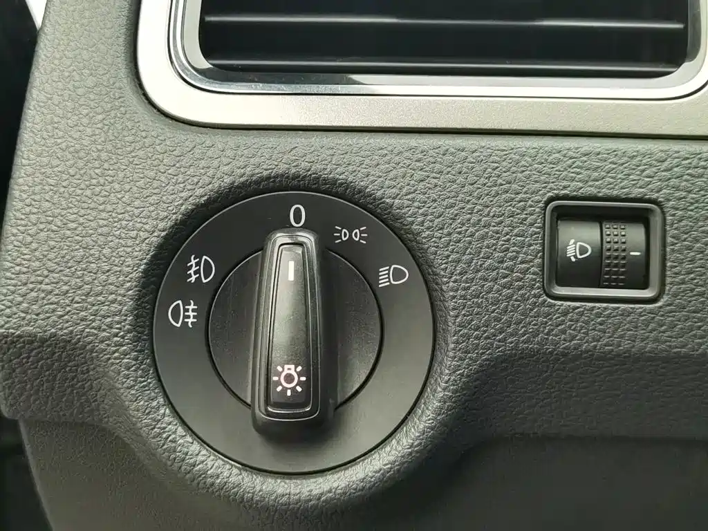 Volkswagen Santana — миниатюра 21