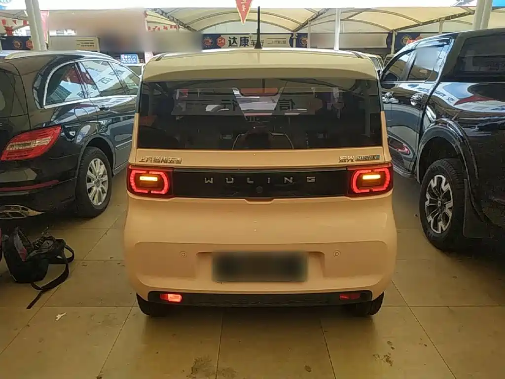Wuling MINIEV — миниатюра 6