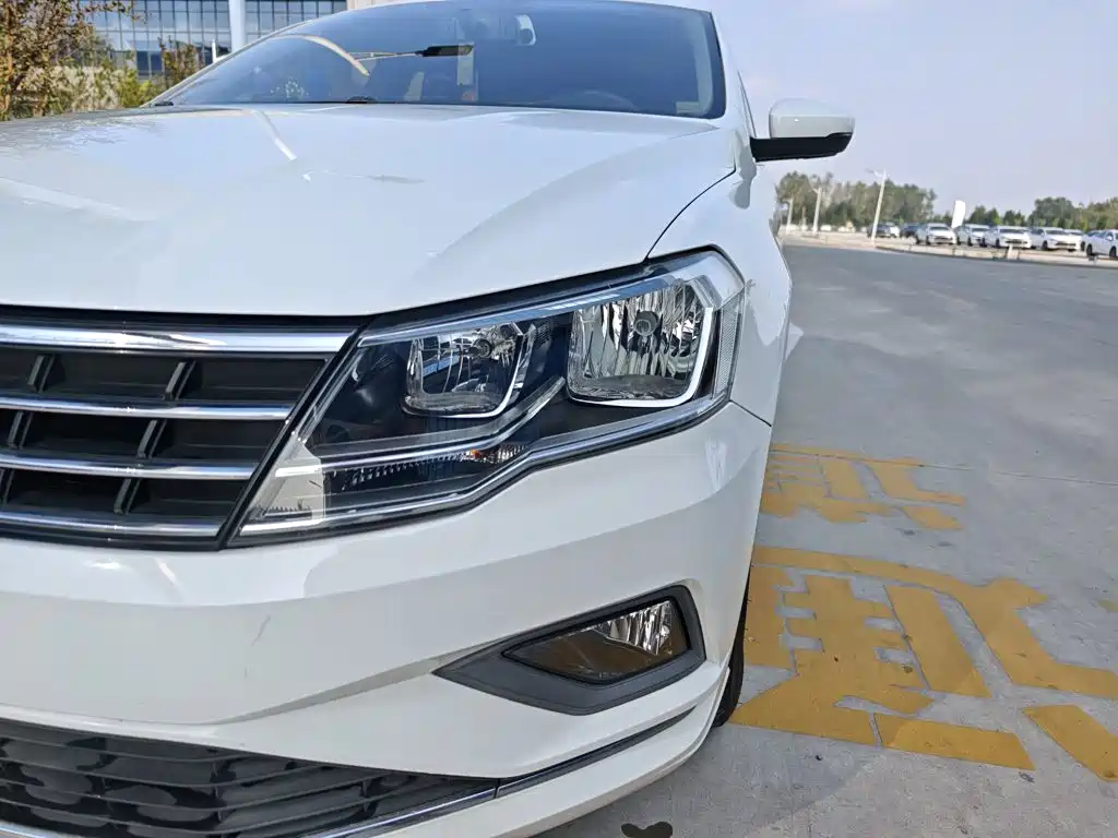 Volkswagen Jetta — миниатюра 24