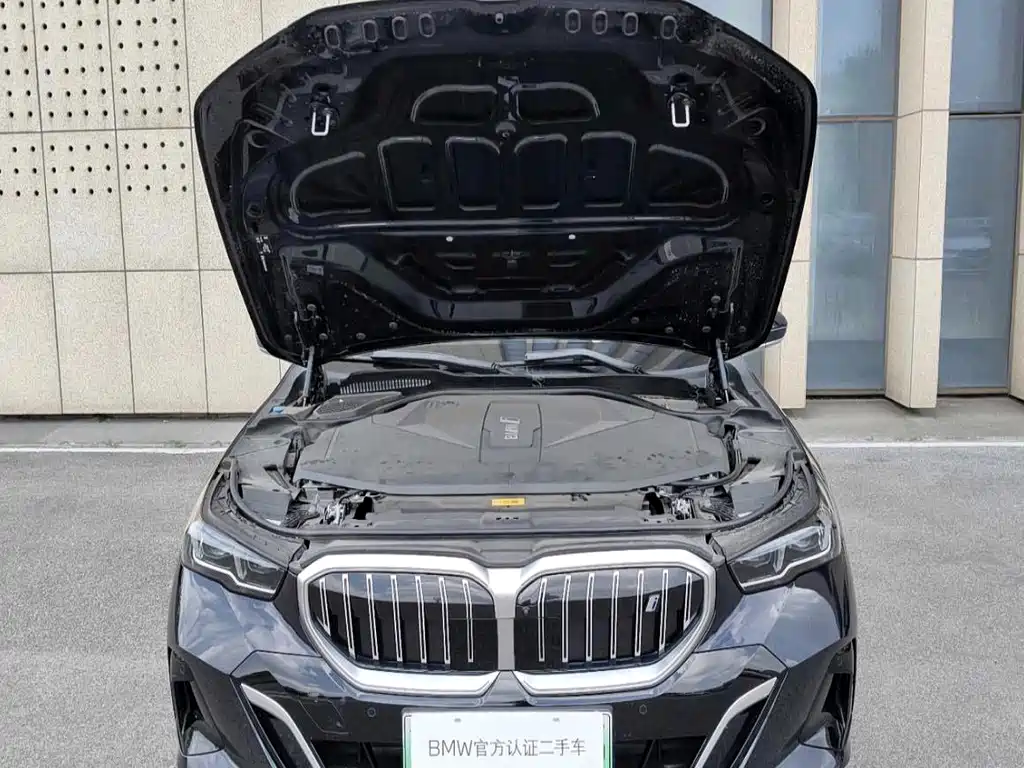 BMW i5 — миниатюра 12