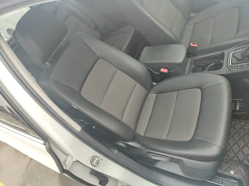 Volkswagen Golf Sportsvan — миниатюра 25