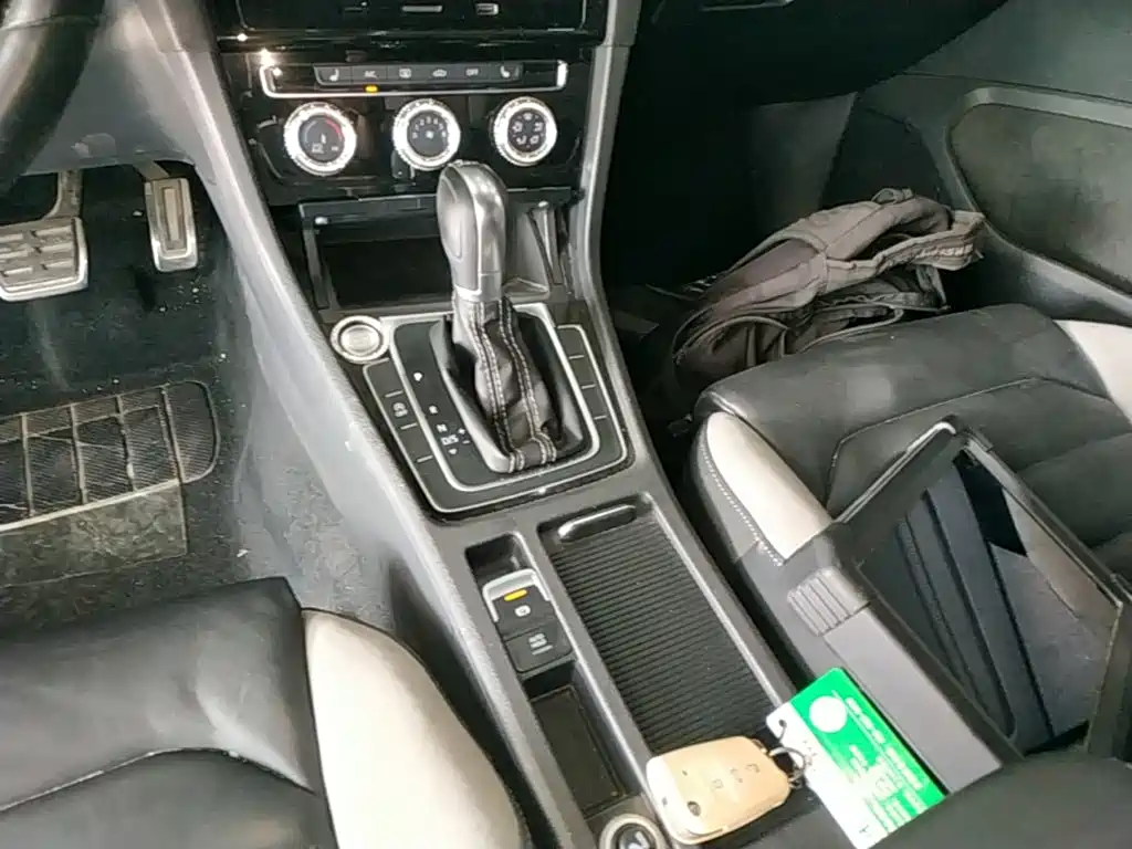 Volkswagen Golf — миниатюра 14