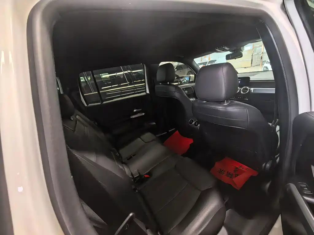 Mercedes-Benz GLB — миниатюра 10