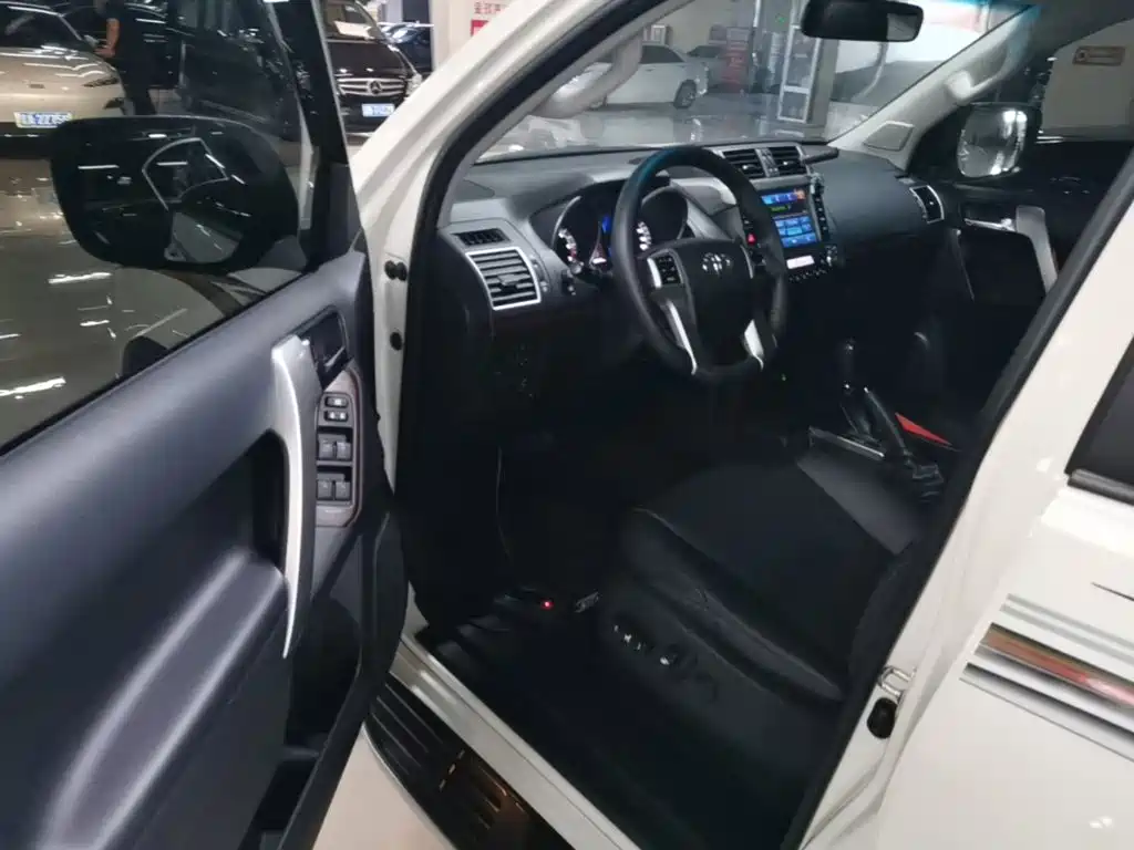 Toyota Prado — миниатюра 16