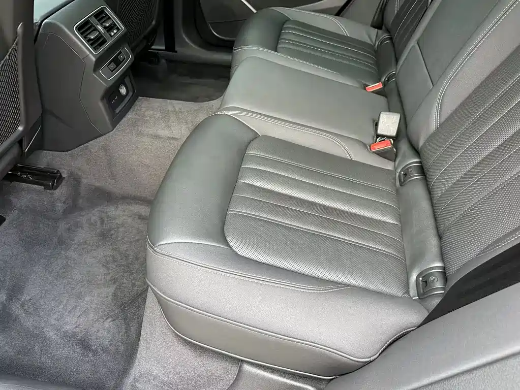 Audi Q5L — миниатюра 15