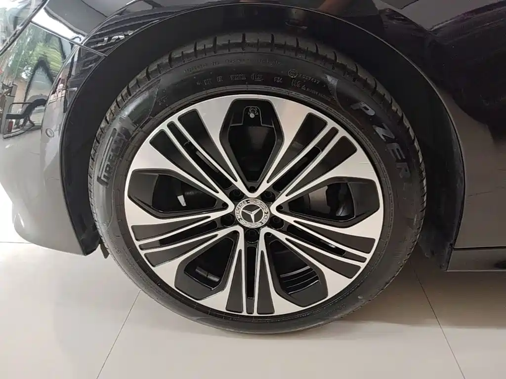 Mercedes-Benz E-Class — миниатюра 23