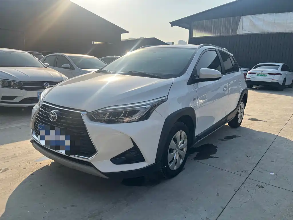 Toyota Yaris L 2023