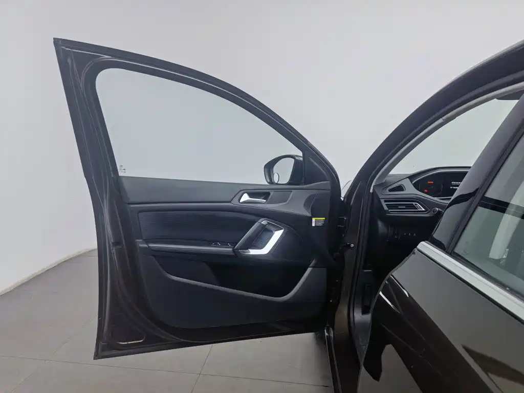 Peugeot 308 — миниатюра 8